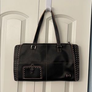 Mat & Nat bag - black leather with pink stitching